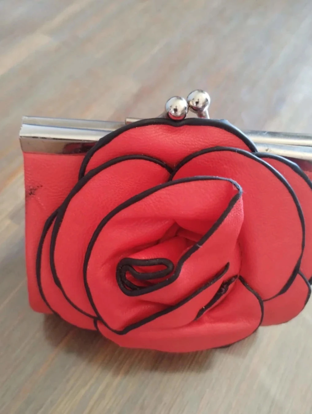 Set of two red flower embossed coin purses – photo 2